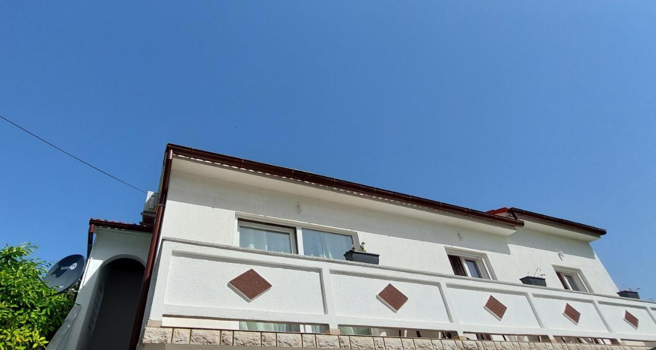 Apartman Sanja Kampor エクステリア 写真
