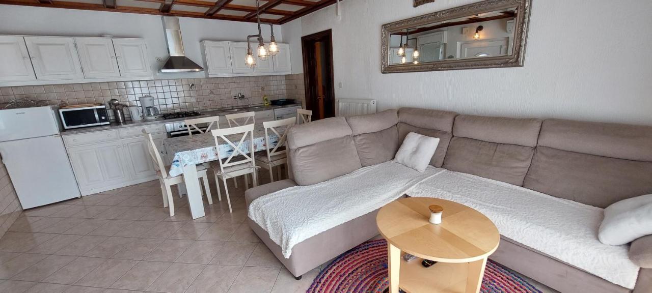 Apartman Sanja Kampor エクステリア 写真