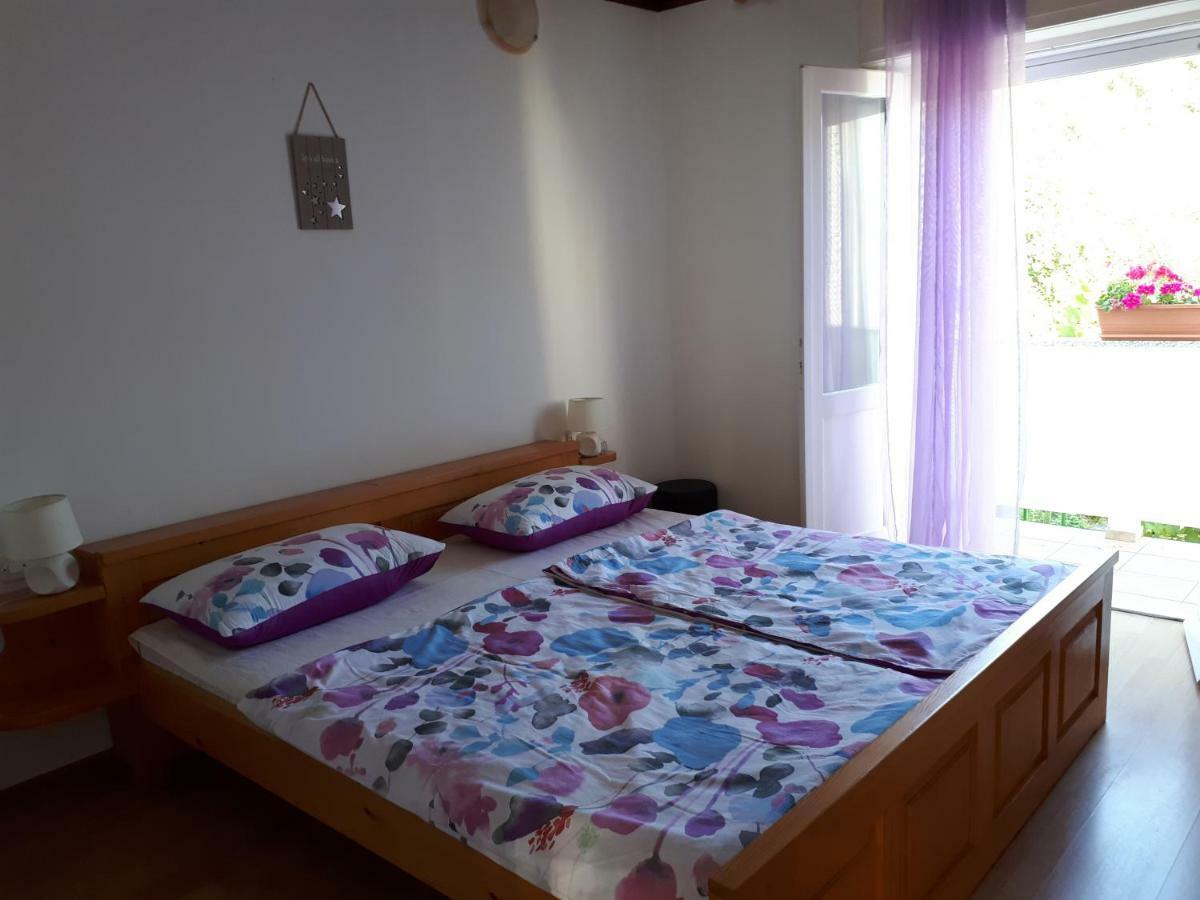 Apartman Sanja Kampor エクステリア 写真